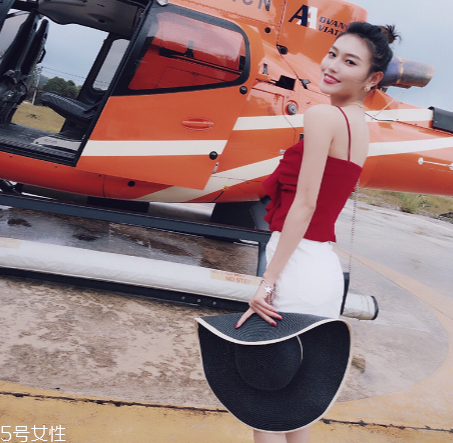 皮膚黃穿什么顏色顯白？適合黃皮女生的衣服顏色