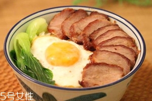 黯然銷魂飯多少錢一碗 黯然銷魂飯的營(yíng)養(yǎng)價(jià)值
