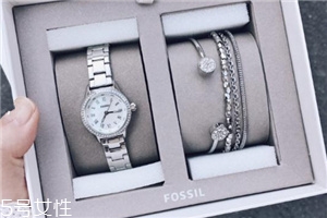 fossil手表防水嗎？fossil手表防水性怎么樣？