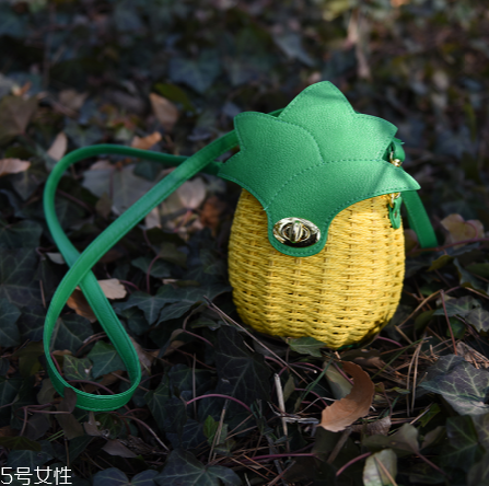 夏天適合背什么包？適合夏天背的包包款式