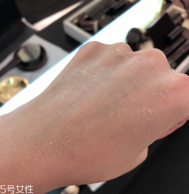 hourglass新款散粉多少錢 hourglass新款散粉使用測(cè)評(píng)