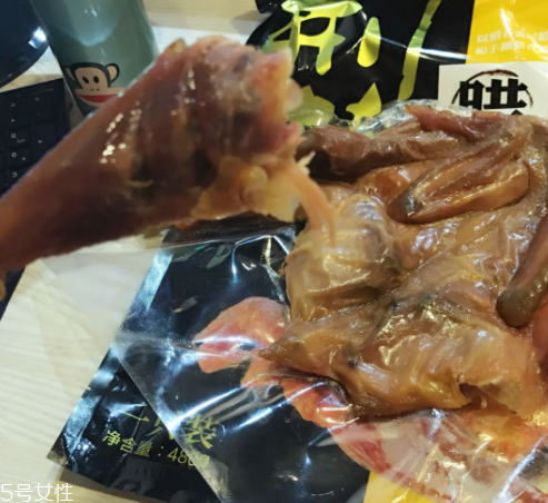 臘雞可以帶上飛機嗎？坐飛機可以帶臘雞嗎？