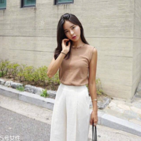 皮膚黑夏天穿什么顏色？黑皮膚適合什么顏色衣服