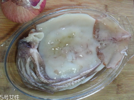 魷魚是烏賊嗎？魷魚跟烏賊是一種嗎？