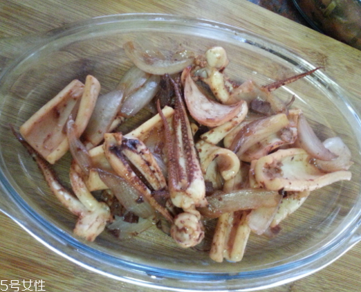 魷魚是烏賊嗎？魷魚跟烏賊是一種嗎？