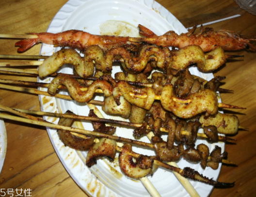 魷魚是烏賊嗎？魷魚跟烏賊是一種嗎？