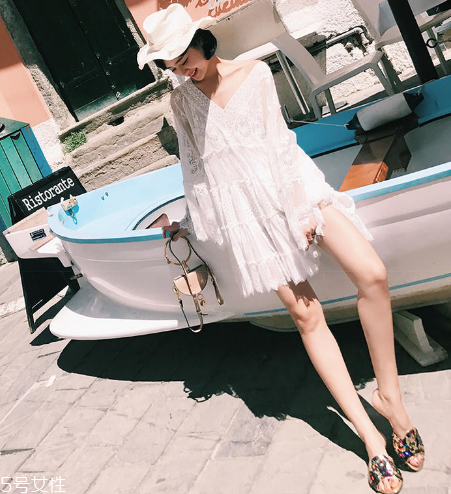 夏天穿什么樣的百褶裙好看？夏天適合穿什么百褶裙