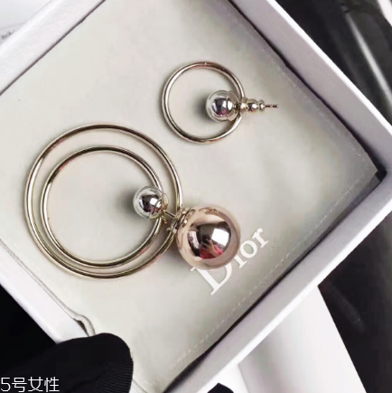 耳環(huán)后面的扣叫什么？耳環(huán)背后的扣叫法