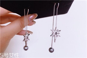 耳環(huán)后面的扣怎么戴？耳環(huán)后面的扣戴法