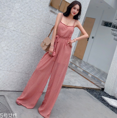 吊帶怎么搭配？吊帶搭配圖片
