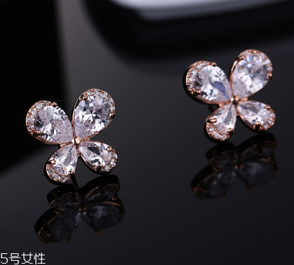 耳釘什么材質(zhì)的好？耳釘買什么材質(zhì)好？
