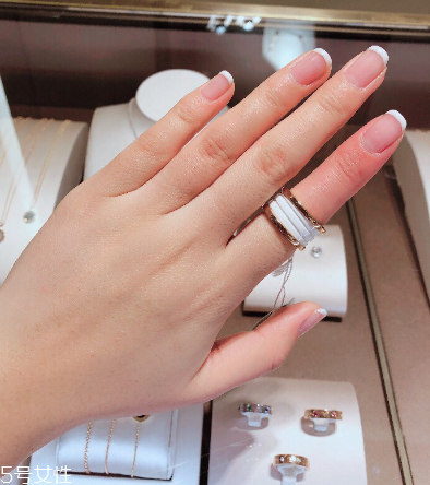 寶格麗陶瓷戒指是什么材質(zhì)？寶格麗陶瓷戒指材質(zhì)介紹