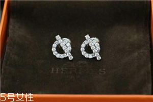 耳釘轉(zhuǎn)不動(dòng)怎么辦？耳釘轉(zhuǎn)不動(dòng)怎么處理？