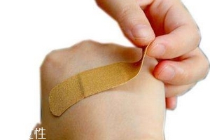 創(chuàng)可貼會(huì)留疤嗎？創(chuàng)口貼貼了能不留疤嗎？
