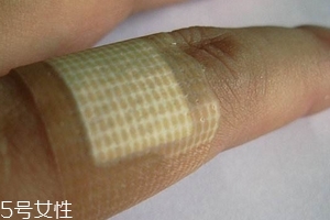 創(chuàng)可貼可以帶上飛機(jī)嗎？