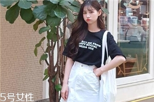 夏天穿黑色衣服容易曬黑嗎？夏天穿黑色會(huì)曬黑嗎？