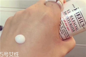 乳液可以當晚霜用嗎？乳液當晚霜用好嗎？
