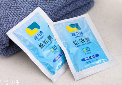 蛇油膏是不是越擦越黑？蛇油膏擦了會(huì)變黑嗎？