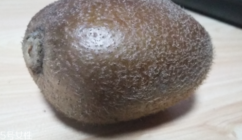 綠心獼猴桃硬的能吃嗎？硬的綠心獼猴桃能吃嗎？