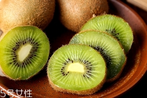 獼猴桃會拉肚子嗎？獼猴桃會導致腹瀉嗎？