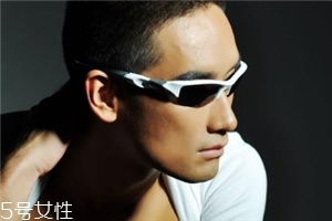 oakley眼鏡多少錢(qián)？歐克利眼鏡正品價(jià)格