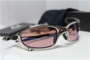 oakley眼鏡真假辨別 歐克利眼鏡怎么辨別真假？