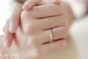 金大福和老鳳祥哪個好？金大福和老鳳祥品牌對比