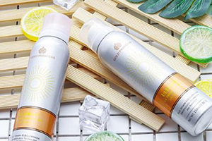 泰國(guó)皇家防曬噴霧多少錢？gold princess防曬噴霧