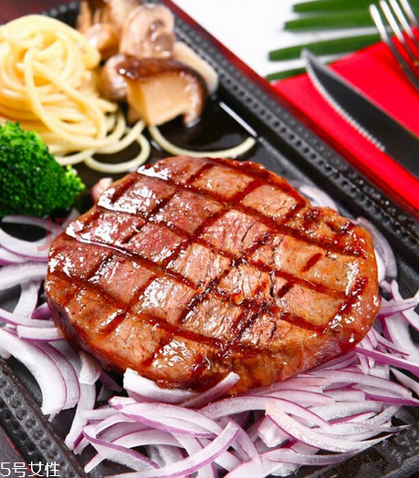 西冷牛排如何腌制肉嫩？西冷牛排腌制方法