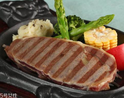 西冷牛排有肥肉嗎？西冷牛排是瘦肉嗎？