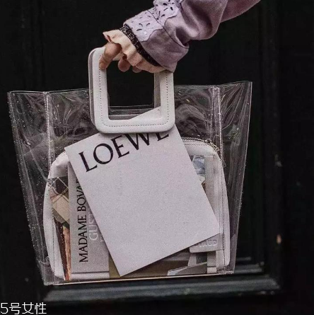 度假背什么包包好看？度假適合背什么包包？