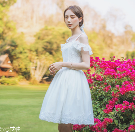 復古連衣裙怎么搭配？復古連衣裙搭配圖片