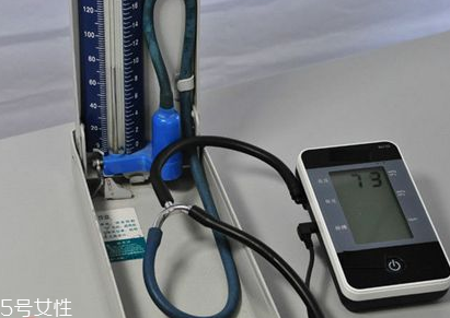 血壓計(jì)能用充電電池嗎？