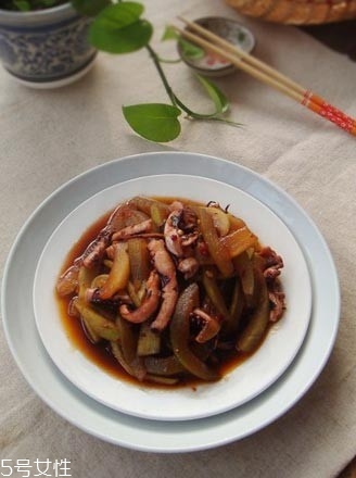 西瓜皮可以炒著吃嗎？西瓜皮可以炒什么？