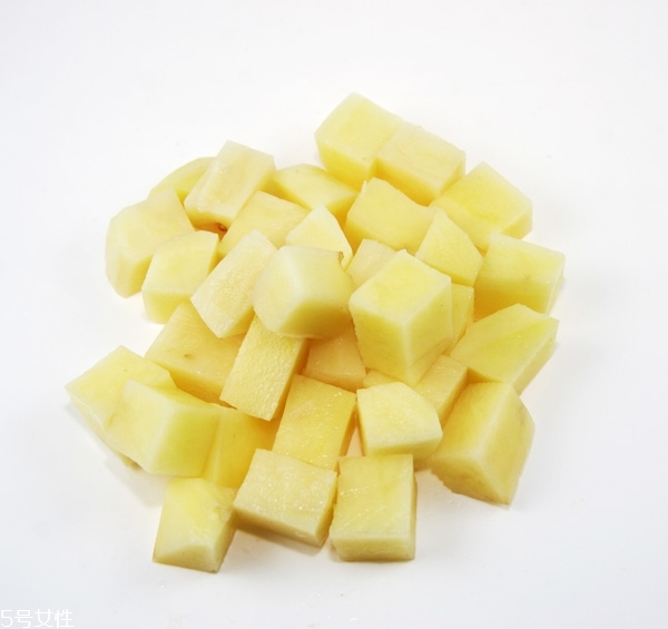 土豆要去皮嗎？土豆怎么去皮最快？
