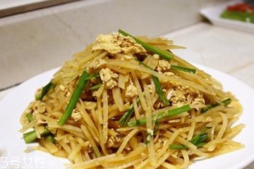 土豆絲炒雞蛋的做法 土豆絲炒雞蛋怎么做？