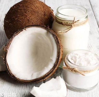 椰子油可以防曬嗎 椰子油能防止曬黑嗎 椰子油可以防曬嗎 椰子油能防止曬黑嗎