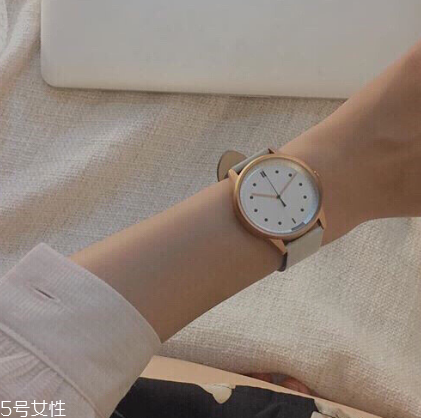 手表和手鐲能一起帶嗎？手表和手鐲怎么同時帶？
