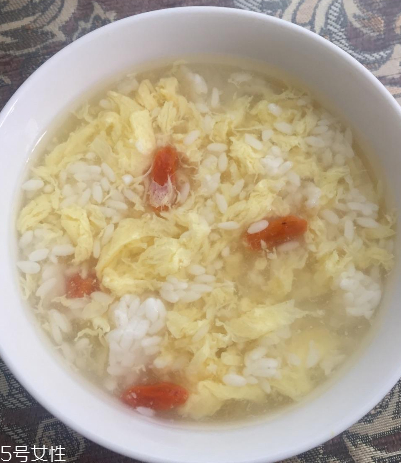 酒釀蛋豐胸靠譜嗎？酒釀蛋吃多久有效果？