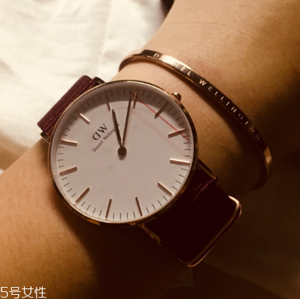 手表按鈕水下可以用嗎？手表按鈕在水下能按嗎？