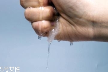 精華液可以收縮毛孔嗎？精華液能不能收縮毛孔？