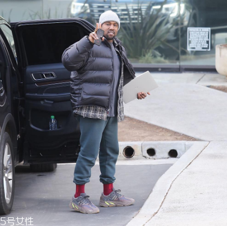 yeezy 700 mauve什么時(shí)候發(fā)售？椰子700灰紫色發(fā)售時(shí)間