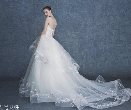 婚紗可以穿兩次嗎？婚紗穿兩次不好嗎？