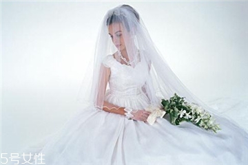 婚紗是男方買還是女方買？婚紗應(yīng)該哪一方買？