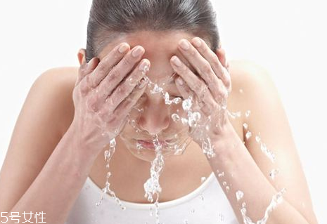 敏感肌可以用水楊酸嗎？水楊酸適合敏感肌嗎？