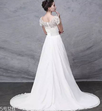 婚紗什么時(shí)候定？婚紗提前多長時(shí)間定？