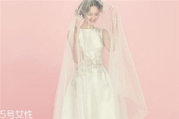 婚紗上的紅酒怎么處理？婚紗沾上紅酒怎么洗掉？