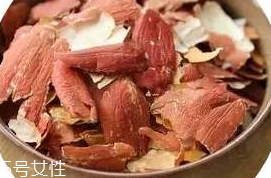 花生衣能和蜂蜜一起吃嗎？花生衣和桑棗一起煮會(huì)怎樣？