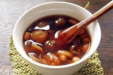 花生衣能和蜂蜜一起吃嗎？花生衣和桑棗一起煮會(huì)怎樣？