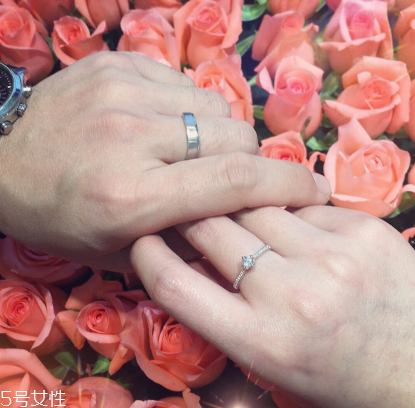 婚戒一般什么時(shí)候買？婚戒提前多長(zhǎng)時(shí)間買？